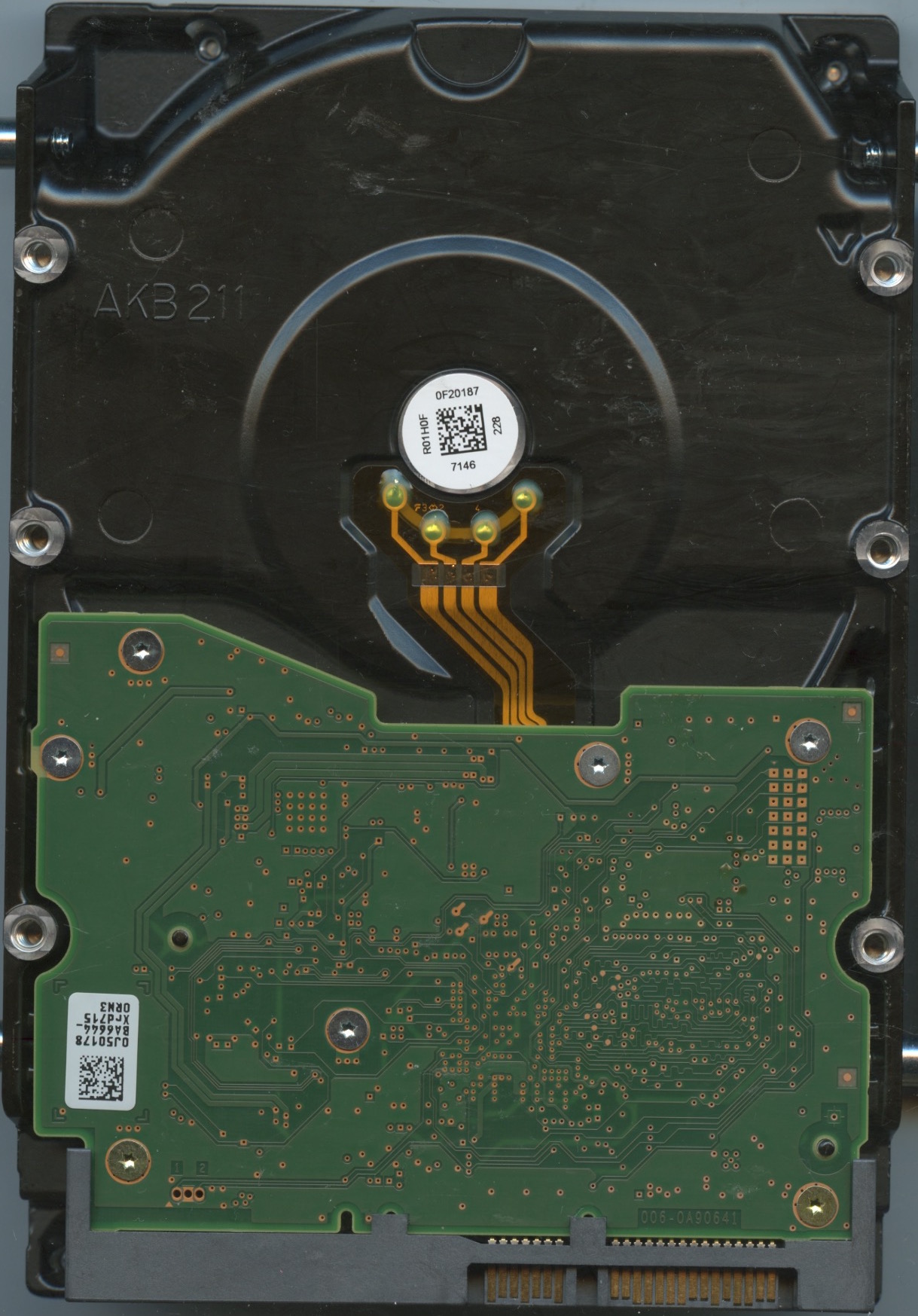 HGST HUS726040ALE614 0F23025 APK907 05:17 4TB HDD PCB